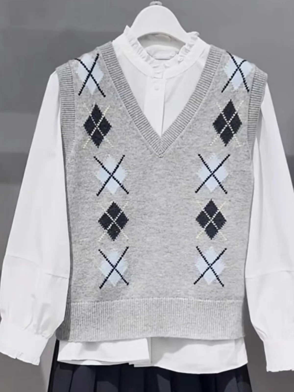 мм Maizhong 2024 новый зимний универсальный модный утягивающий свитер без рукавов с