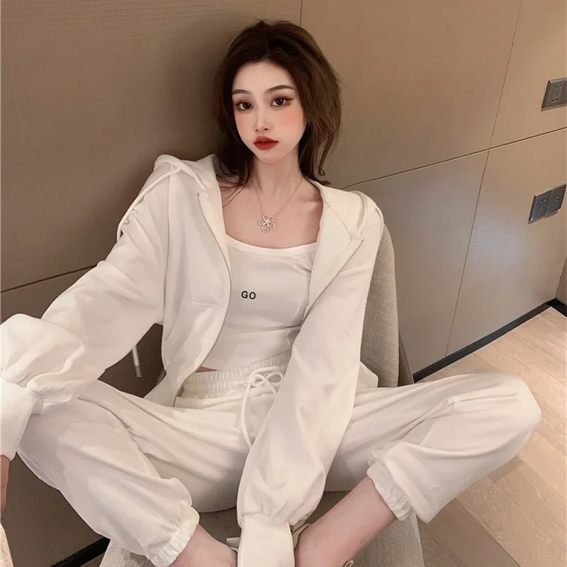 

3pc/set New Casual Sports Suit Women's Shorts Zipper Sweater Coat Women's Suspenders Sweatshirts and Trouser Tracksuits Hoodie