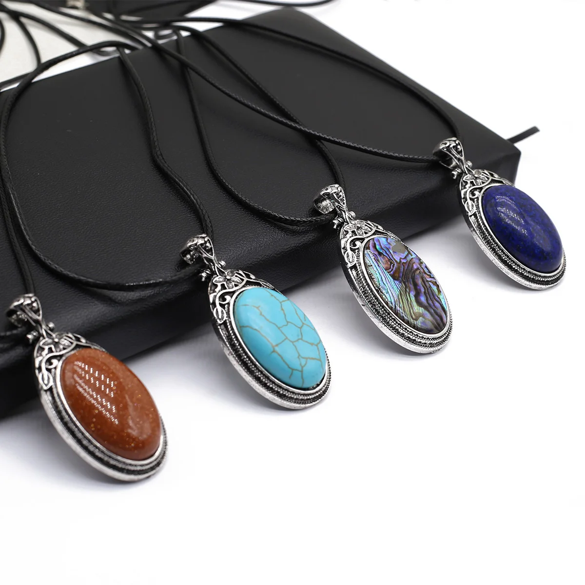 

Vintage Natural Stone Pendant Necklace Abalone Shell Rose Quartz Opal Rope Chains Crystals Charms Necklaces For Women Jewelry