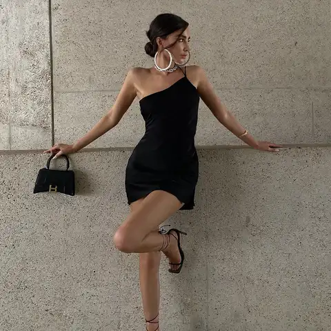 2023 Hot Sale Women Casual Bodycon Chic Dresses Solid Color Sleeveless Backless Slim Fit One Shoulder Short Dress Clothing