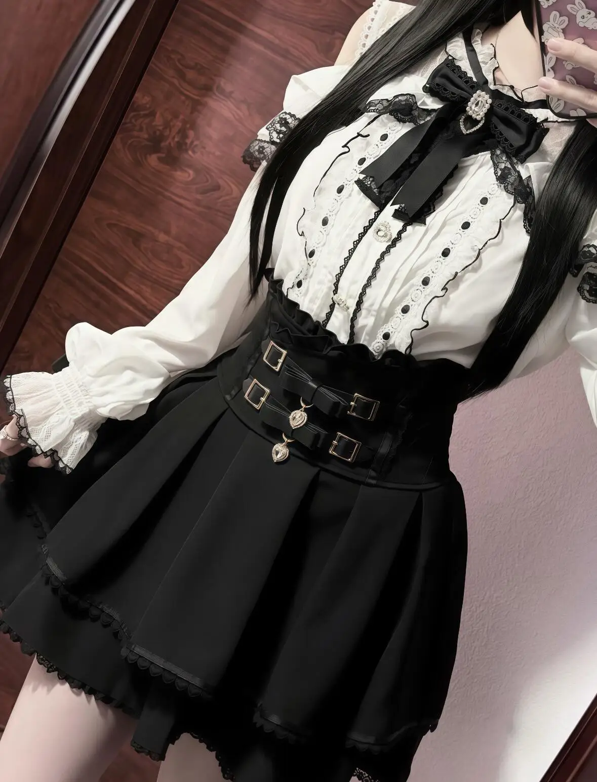 Фото Японский комплект Kawaii J-Fashion Jirai Kei Ryousangata из 2 предметов: милая кружевная блузка с открытыми плечами и мини-юбка с высокой талией для женщин №3