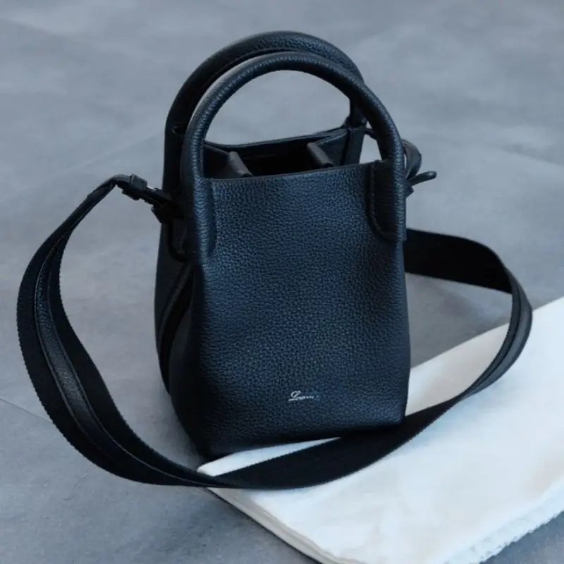 

2023 Women's Luxury bag New bale Bucket Bag Handbag 3 Colors Detachable Shoulder Strap Hand Carry Single Shoulder Crossbody
