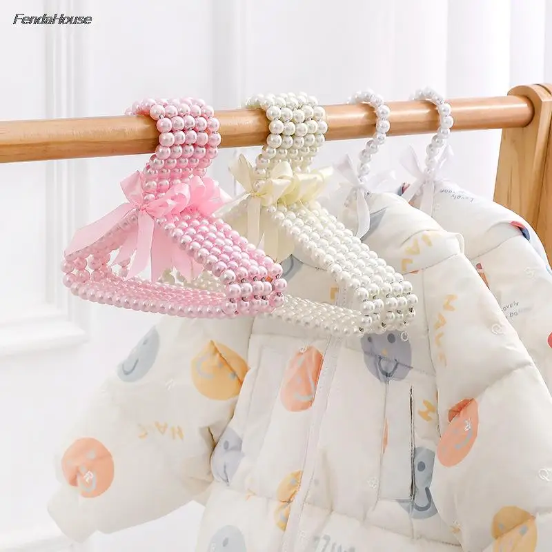 

HOT! 10Pcs 20cm Cat Dogs Clothes Girl Pearl Hanger Shelf Cat Clothes Pet Supplies Hanger Dog Accessories for Small Dogs Pets