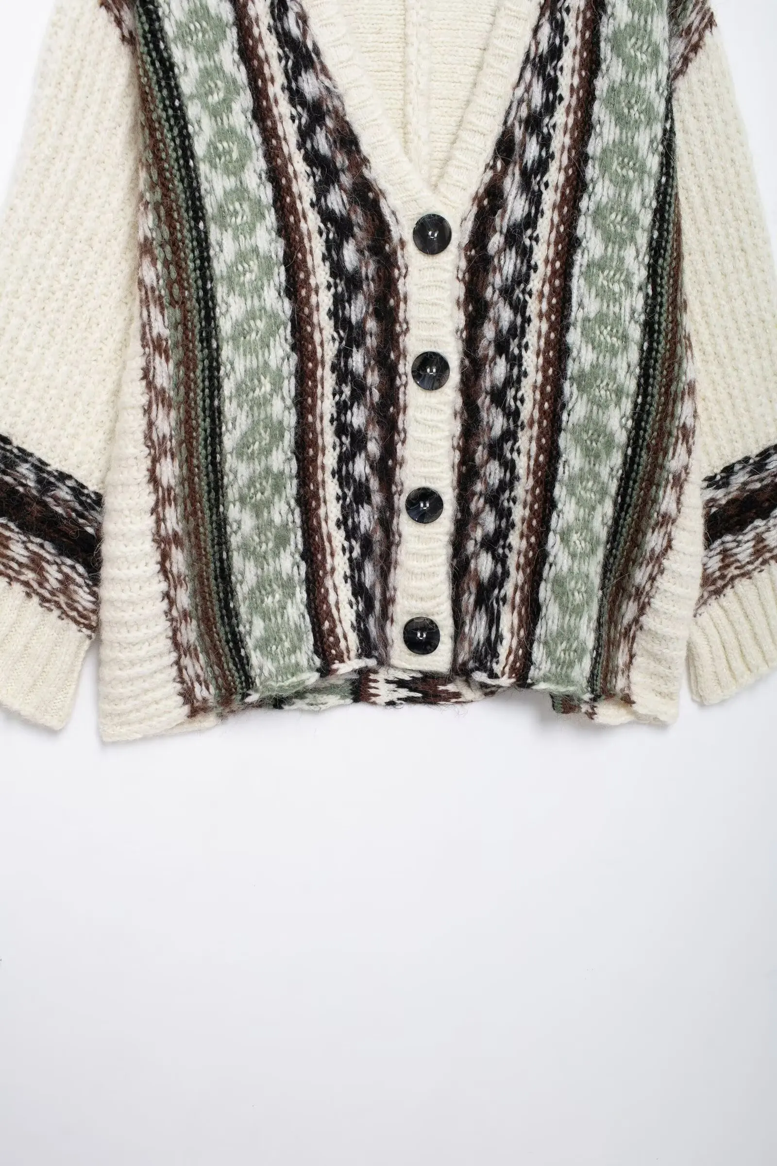 Женский трикотажный кардиган с V-образным вырезом на пуговицах