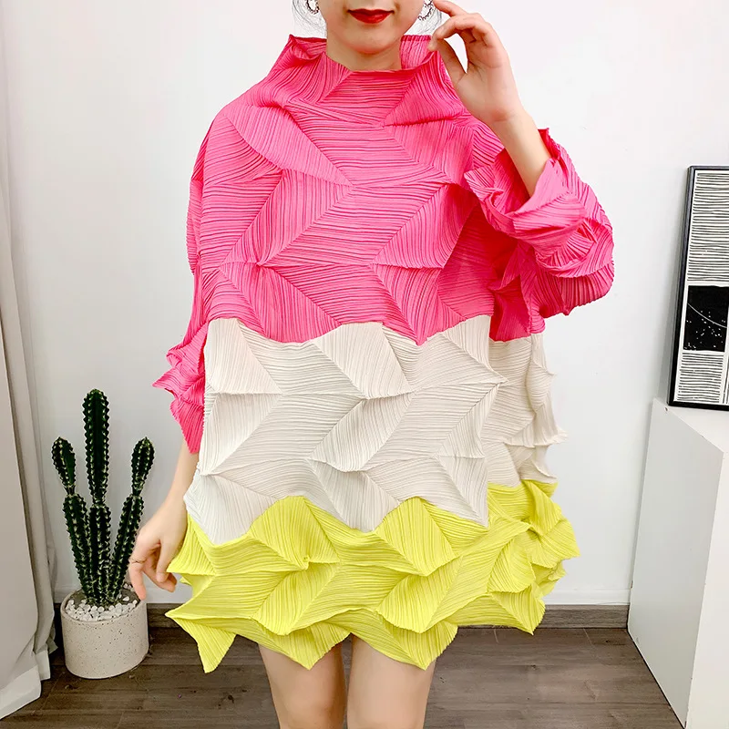 

Wrinkle color matching pleated top Women's new color matching loose diamond pleated mid length T-shirt