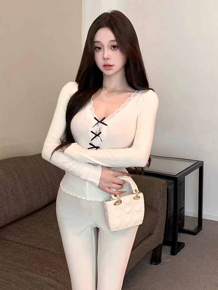 Inner wear Gray Lace Bottoming Shirt Women 2024 New Autumn and Winter High Sense Gyaru Short Long sleeves Top