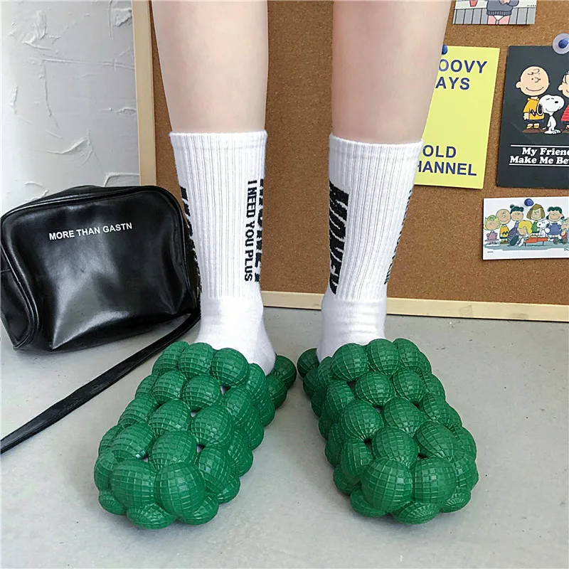 Slippers Female Personality Bubble Slides and Sandals Fashion Feeling Sandal Home Massage Flat Slippers for Women Litchi Sandals