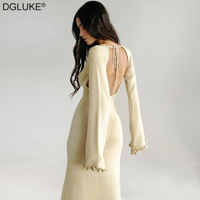 Женское трикотажное платье макси с длинным рукавом и открытой спиной