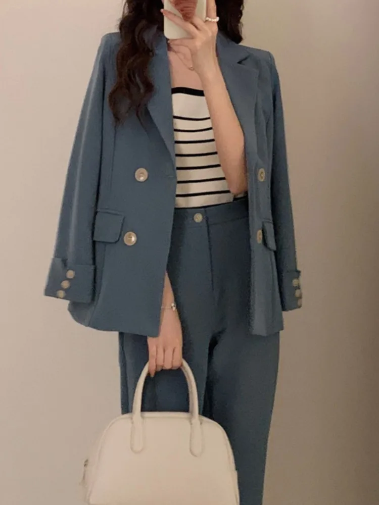 Рисунок 5 - Осень 2023, офисный женский брючный костюм