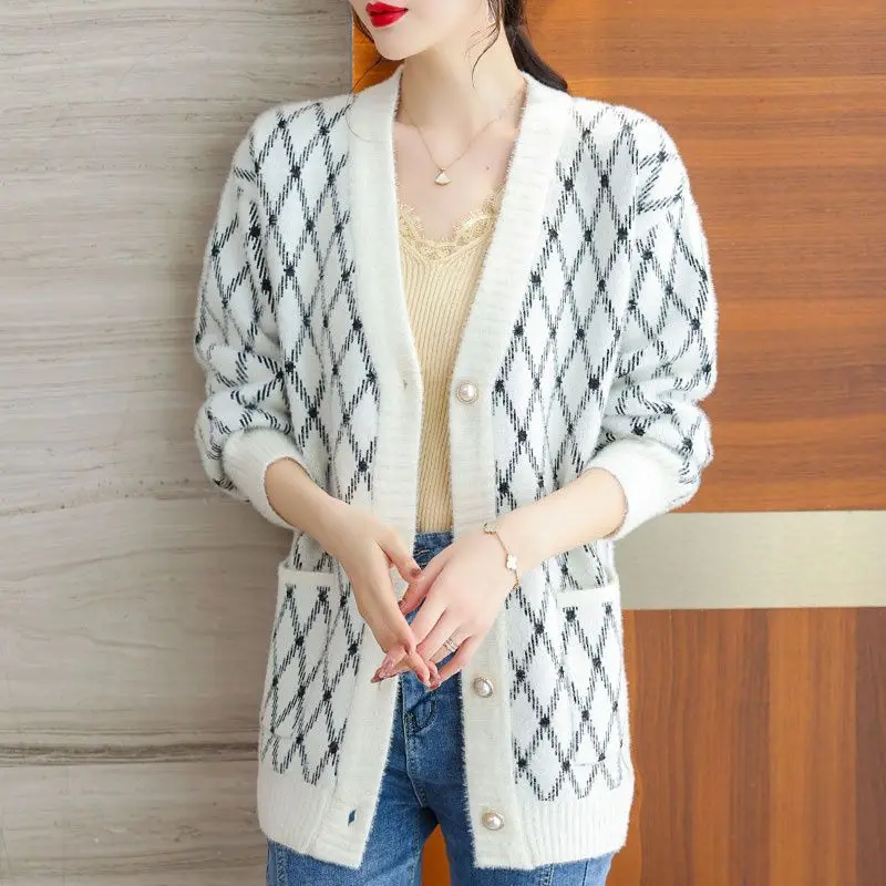 

Spring and Autumn Women's V-neck Knitted Cardigan Long Sleeve Pockets Button Plaid Stripe Medium Length Fashion Casual Tops