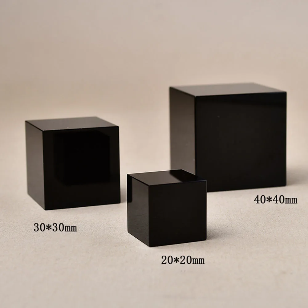 

Черный обсидианный куб для дома