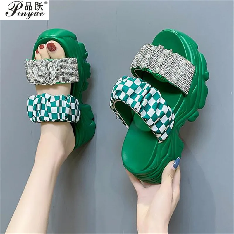 

Chunky slippers for women wearing the new summer 2022 fashion muffin height and versatile casual cool slippers