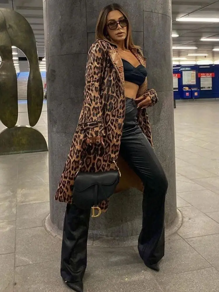 Женское пальто из лакированной кожи с принтом змеиной | Женская одежда