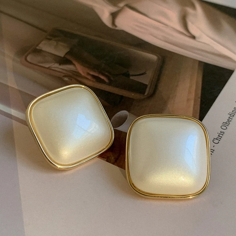 

2023 New Hot Brand Vintage Women's Earrings Square Luxury Jewelry for Women Fashion Designer Eardrop Fine Quality Party Ear Stud