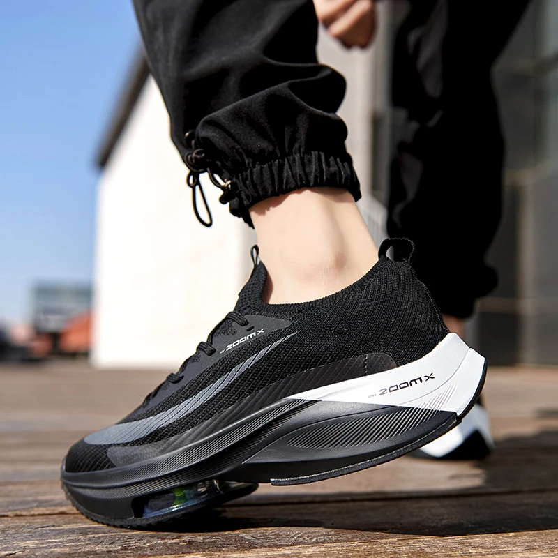 Мужские спортивные черные кроссовки для бега повседневные коричневые уличные