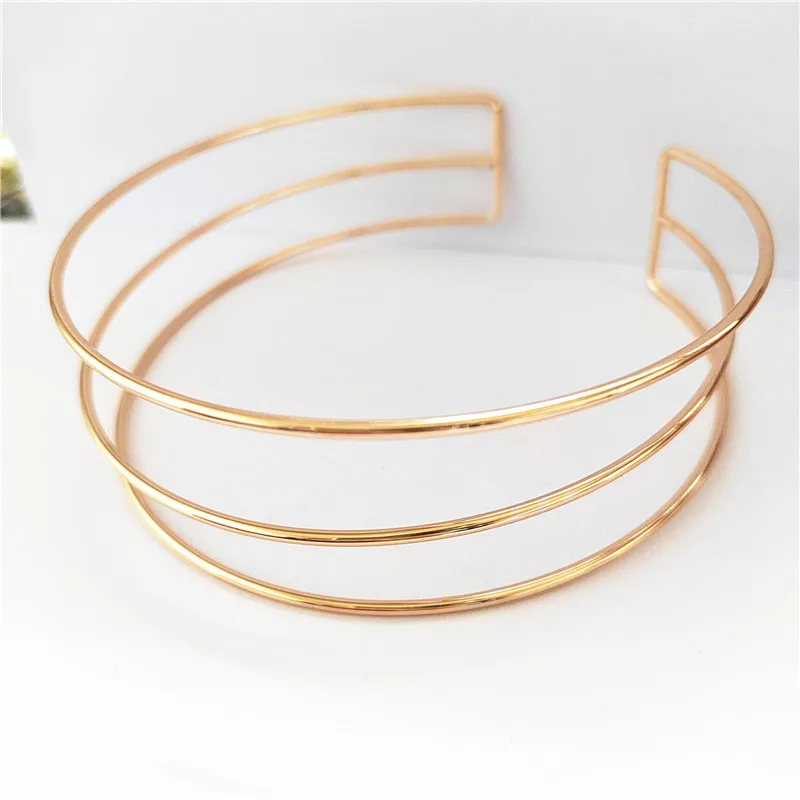 Женское колье-чокер в стиле панк золотистое/серебристое |