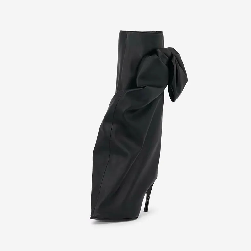 Модные ботинки на шпильке с острым носком без шнуровки