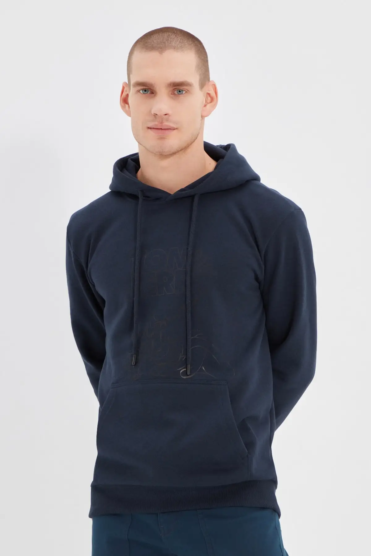

Trendyol Male Licensed Tom & Jerry Printed Regular Fit Hooded Sweatshirt TMNAW22SW1278