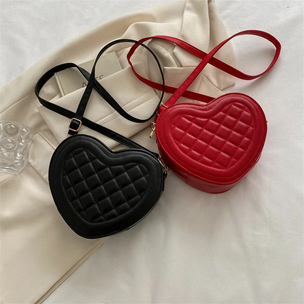 

Leisure Female PU Leather Messenger Bags Retro Women Heart Shape Pure Color Shoulder Bags Small Zipper Crossbody Shopping Bags