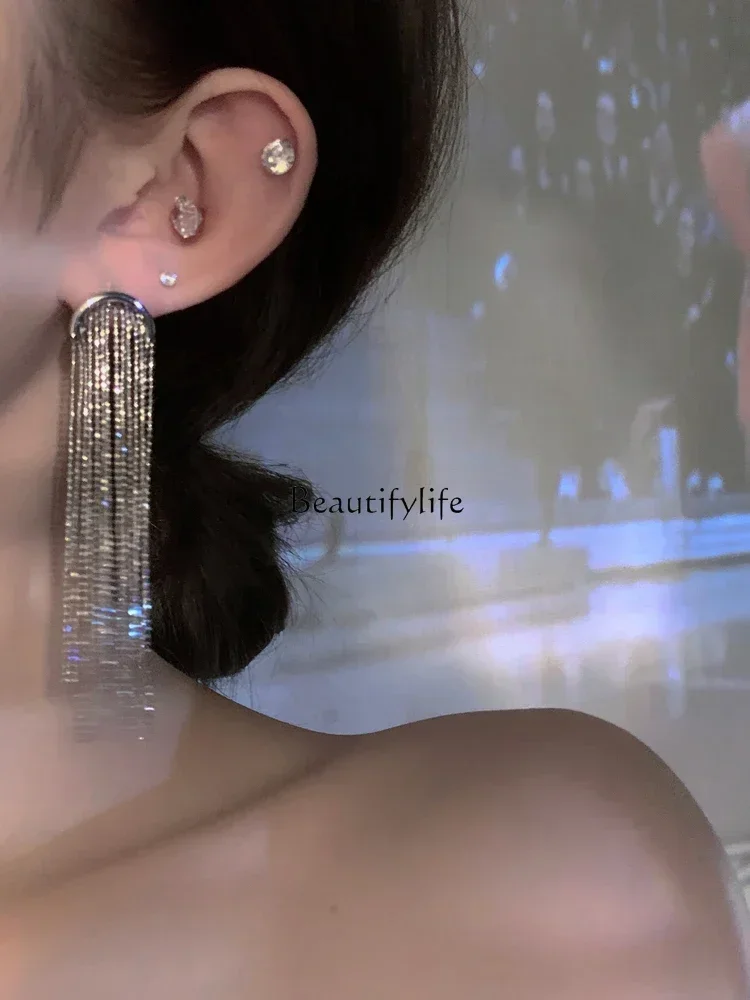 Высококачественные изогнутые серьги с бахромой простые модные легкая роскошь