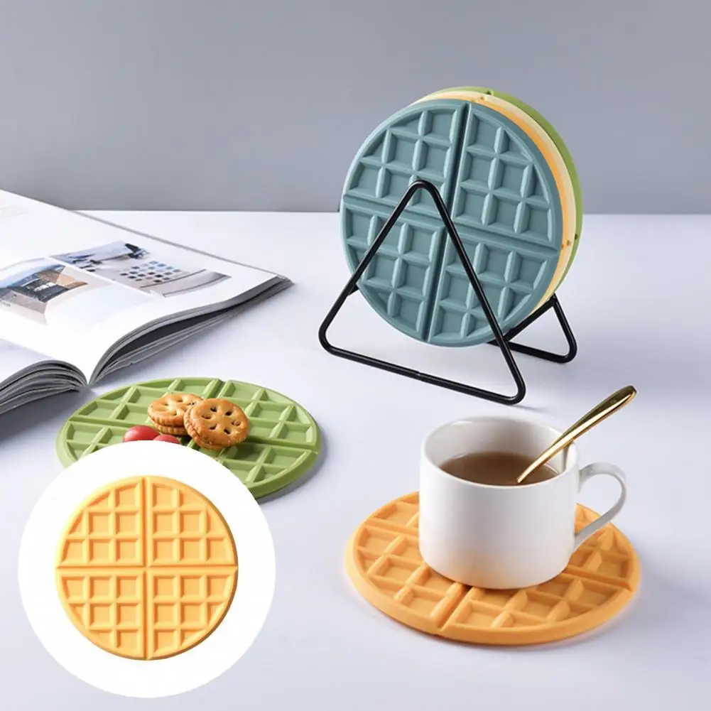 

Insulation Pad Good-looking Soft Texture Skid Resistance Waffle Heat-resistant Coaster for Household Cup Pad Cup Mat