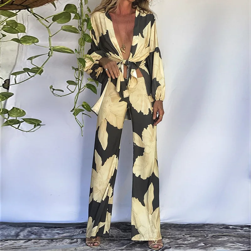 

Autumn 2023 New Women's Fashion Print Lace up Shirt Top Wide Leg Pants Two Piece Set