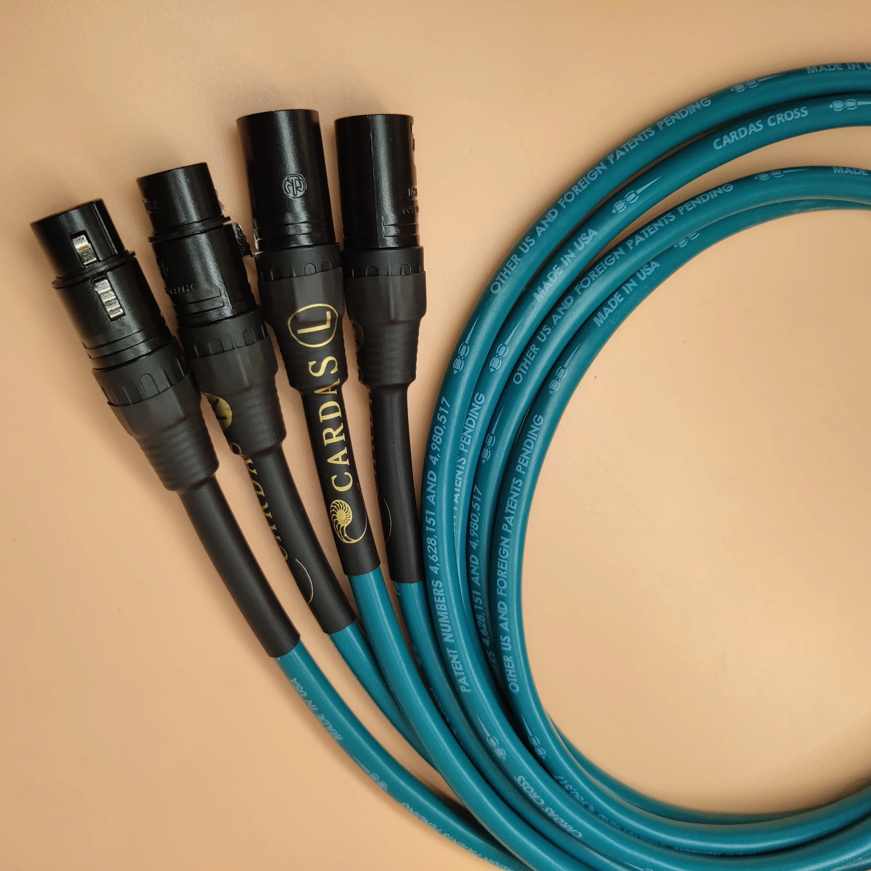1 пара сбалансированный аудиокабель с RCA на XLR |