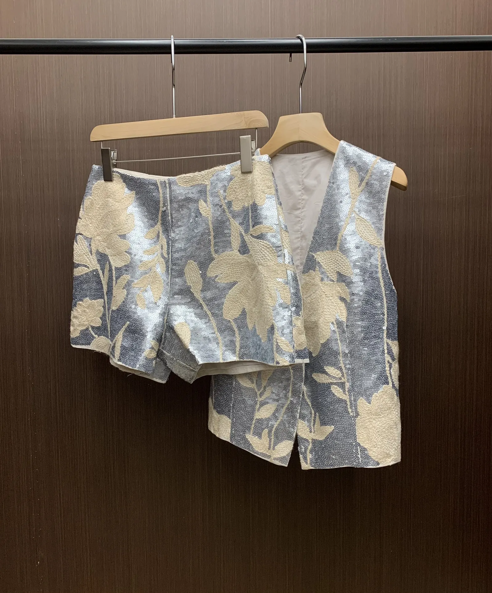 Тяжелый жилет с вышивкой и вышитые шорты пайетками летняя одежда высокое