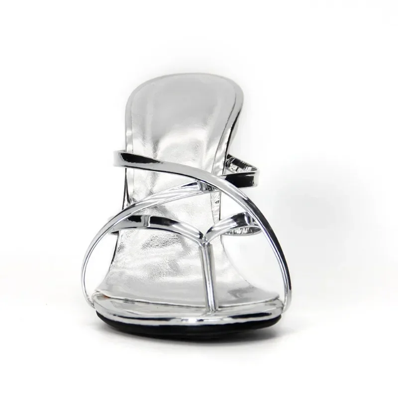 Женские лаконичные босоножки на высоком каблуке в форме тигрового зуба