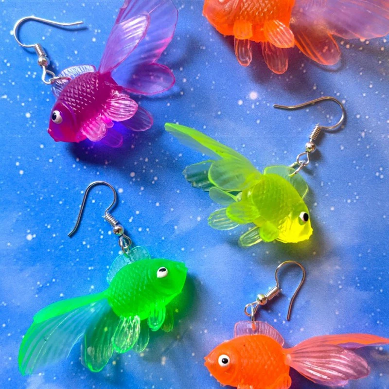 

Funny Cute Resin Goldfish Earrings Women Fashion Animal Pendant Ear Hook Drop Earrings Female Creative Sweet Party Jewelry Gifts
