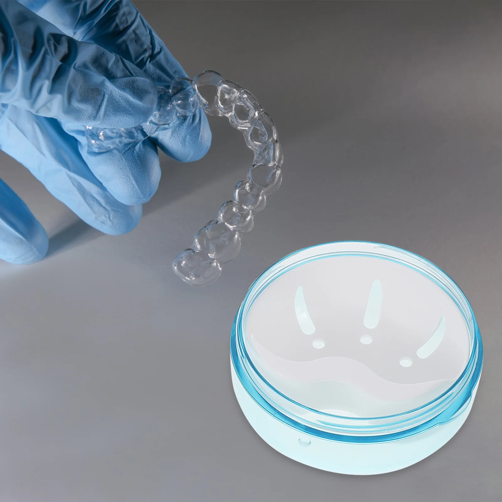 

Portable Denture Cleaning Box Denture Bath Case Retainer Storage Box Retainer Case with Mirror for Cleaning Outdoor Travel Home