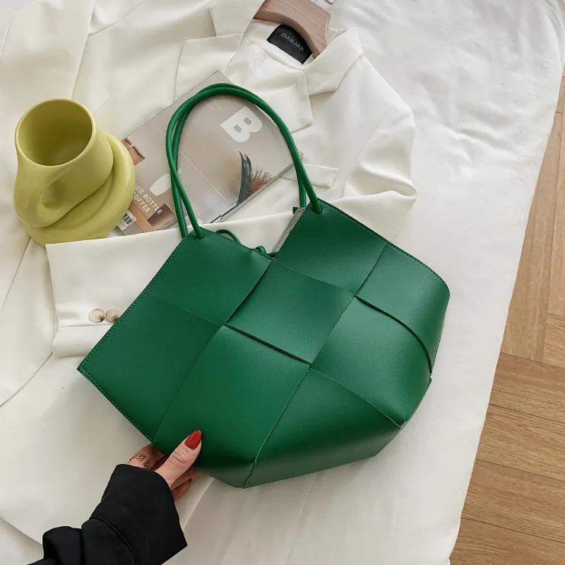 

2022 New Spring And Summer Lingge Tote Bag Large Capacity Shoulder Bag Woven Women's Bag TQL9812