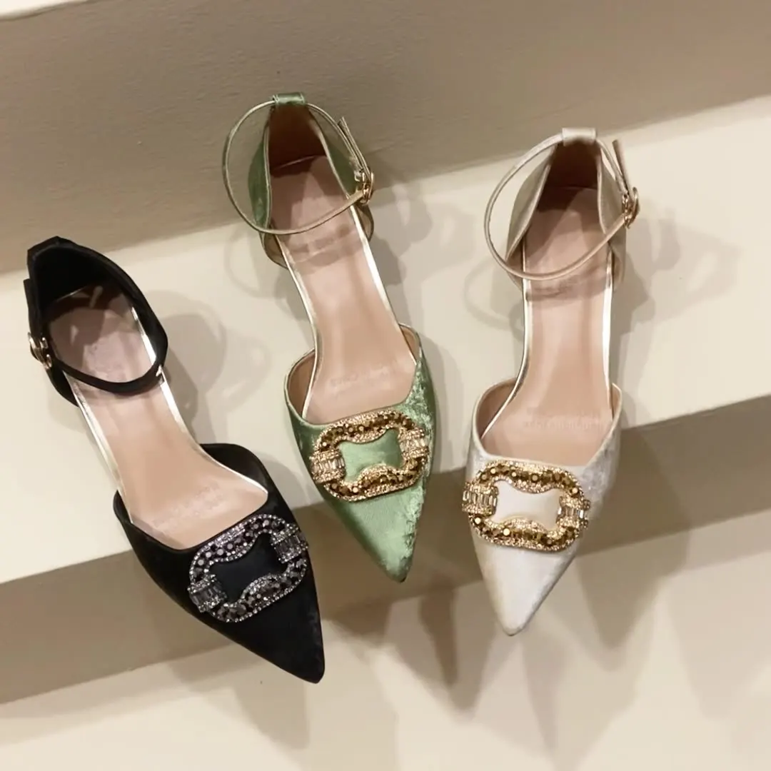 Женские босоножки на высоком каблуке летние туфли с ремешком и пряжкой закрытые