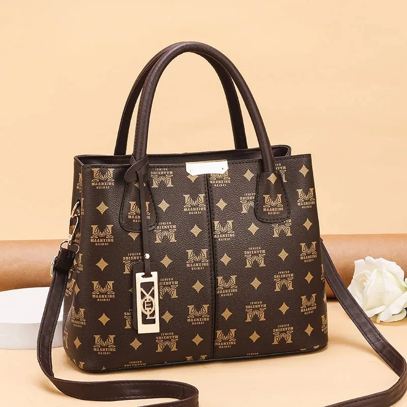 

New women's fashion handbag. Versatile European and American women's large capacity Single Shoulder Messenger Bag