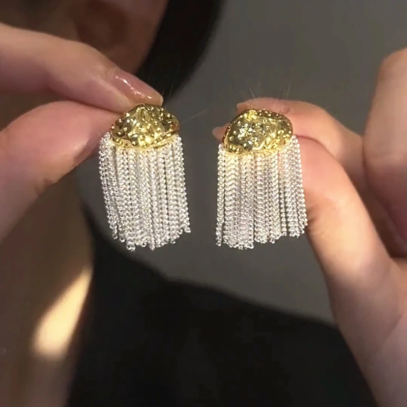 

Fashion Statement Golden Bean Bling Metal Chain Tassle Earrings for Women Ms Wedding Daily Jewelry Pendant Gifts 2023 Hot Sale