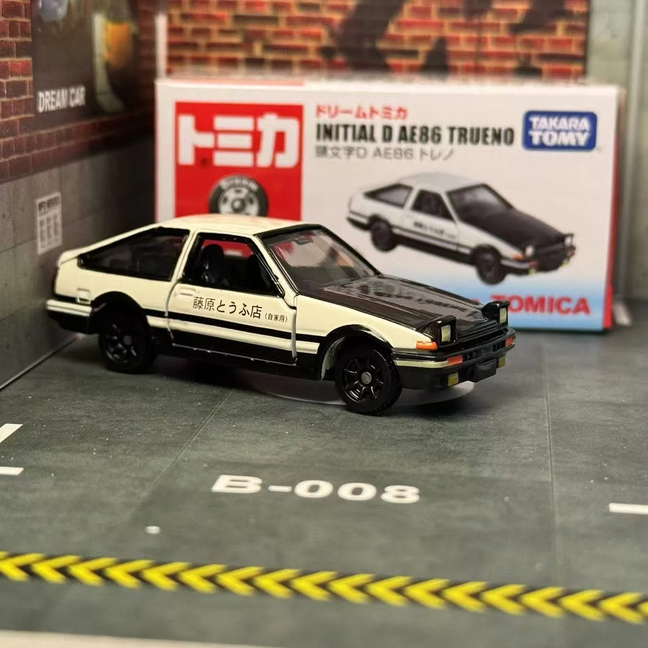 Фото Мечта Томика НО. 145, Initial D AE86 TRUENO Toyota Takara Tomy, литой под давлением металлический автомобиль в игрушечном моделе автомобиля, коллекция аниме №3