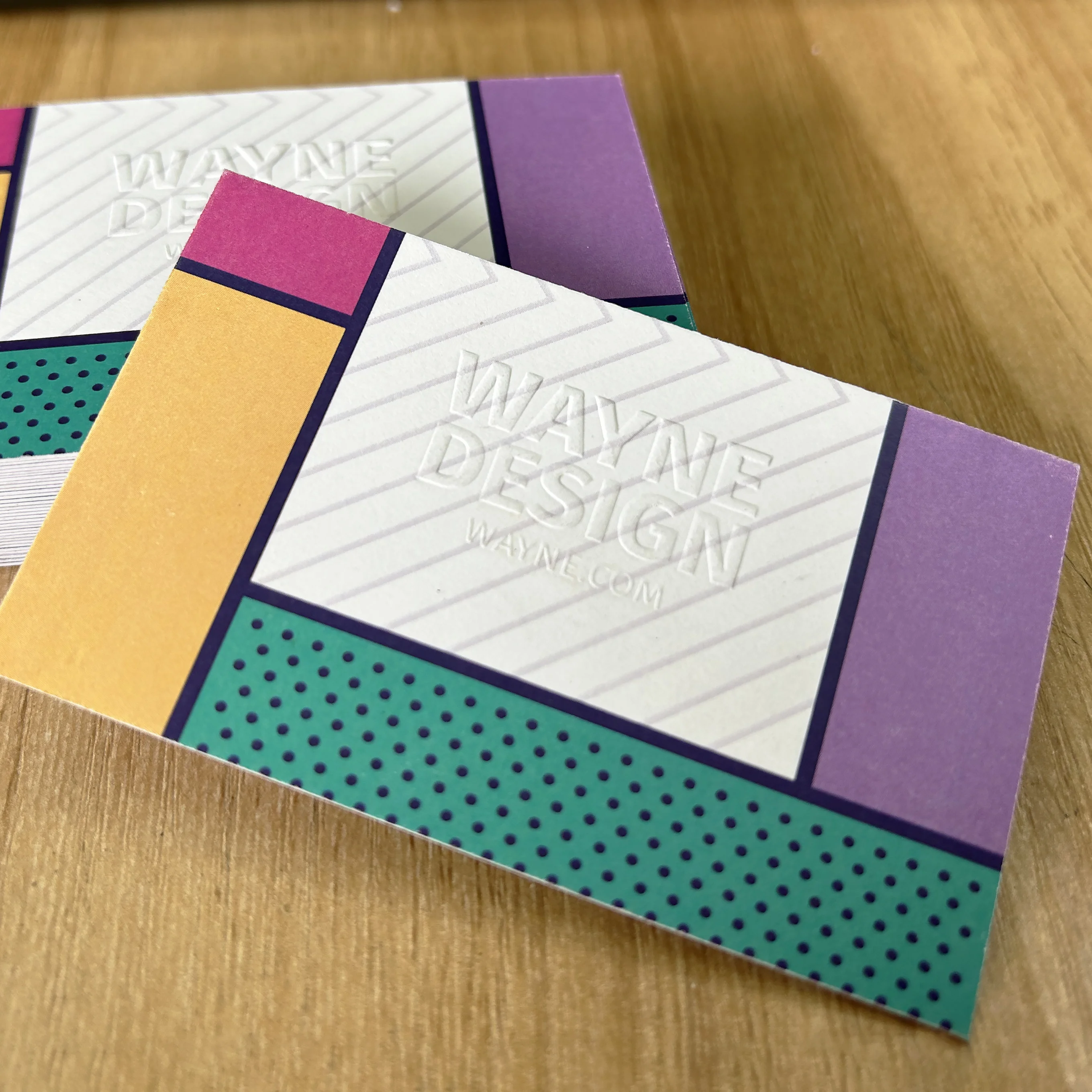 Визитная карточка с тиснением на толстой бумаге цветная визитная логотипом