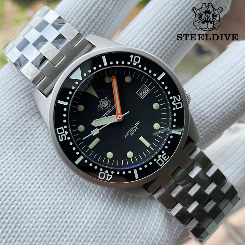 

STEELDIVE Brand SD1979 Stainless Steel Bracelet Super Luminous Black Dial 200M Waterproof Dive Watch Men NH35 Mechanical Watch