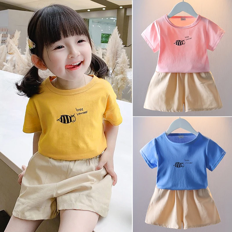 

1 2 3 4 5 Years Toddler Girls Clothing Set Summer Cotton Bee Top And Khaki Shorts Princess Baby Suit Birthday Party Kids Clothes