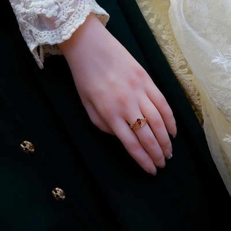 Кольцо виноград золотого цвета в винтажном французском дворцовом стиле