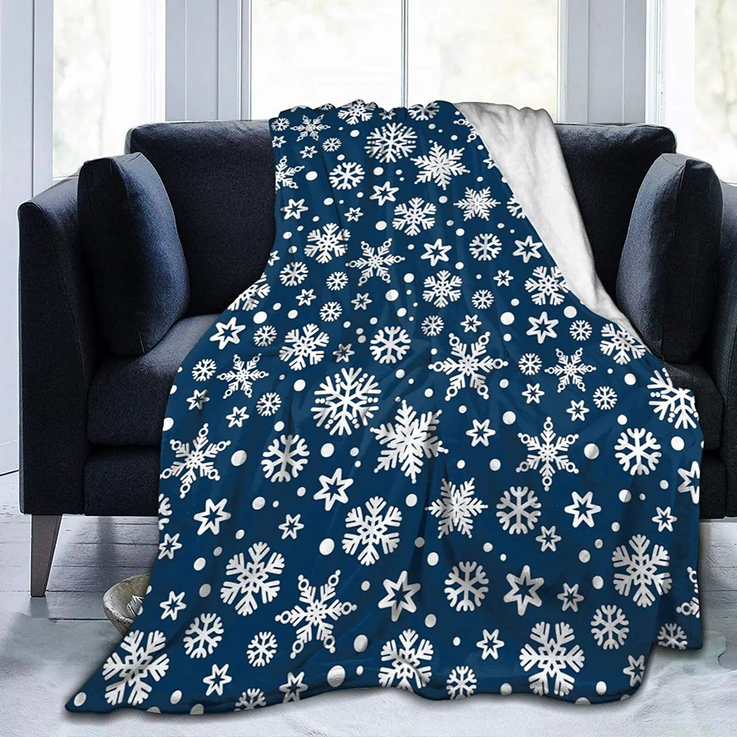 

Christmas Flannel Bed Blanket Navy Blue White Snowflake Throw Blanket Soft Cozy Warm Lightweight Blankets for Couch Bed