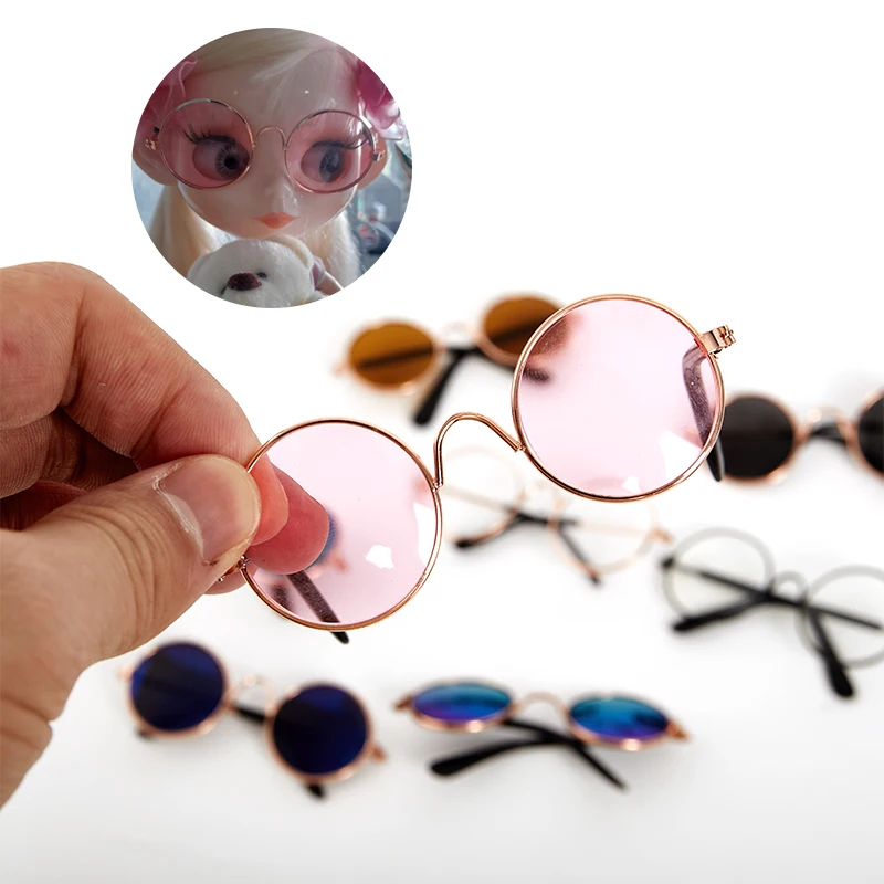 

1PC Cool Doll Glasses Sunglasses For Doll Photo Props Toys MinI Metal Sunglasses Glasses Doll Accessories 8.5*7.5cm
