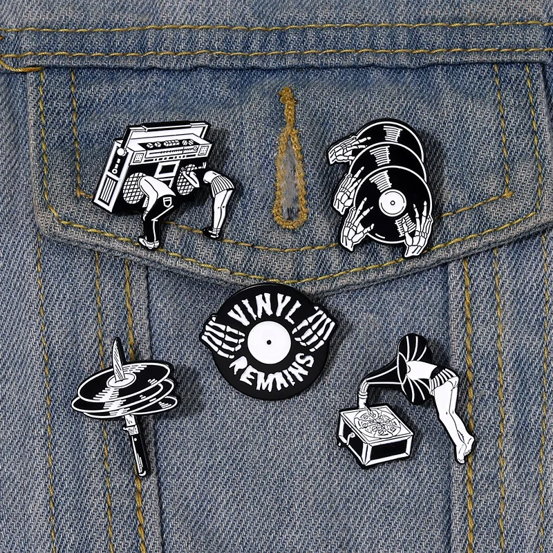 Horror Punk Music Enamel Pins Black Dark Vinyl Records Knife Brooches Bag Lapel Button Badges Gothic Jewelry Gift for Friends
