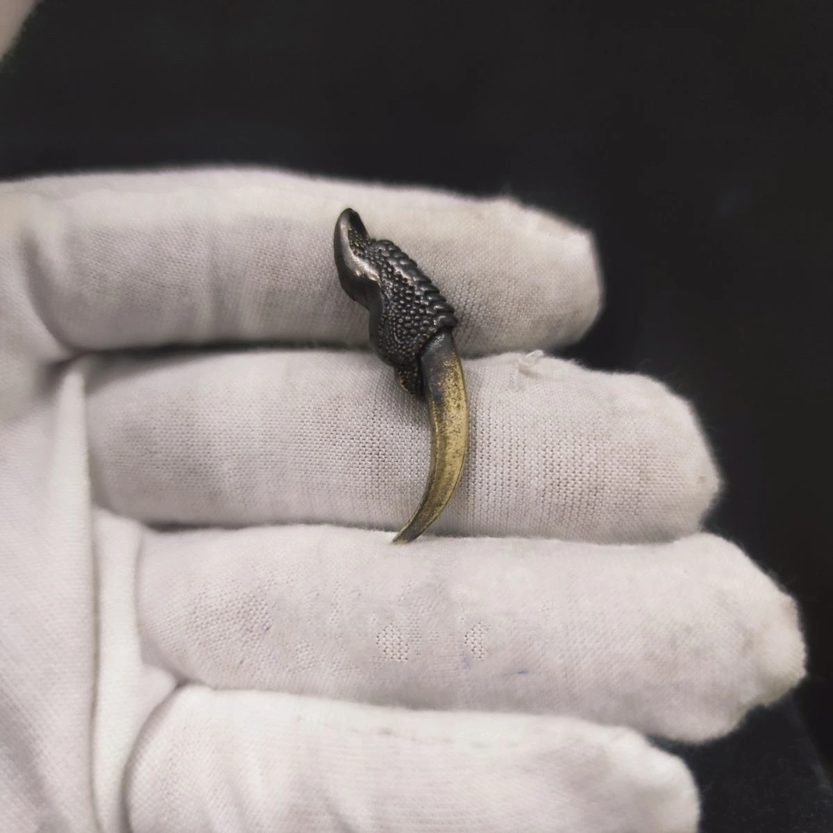 

Медная подвеска-раптор Talon