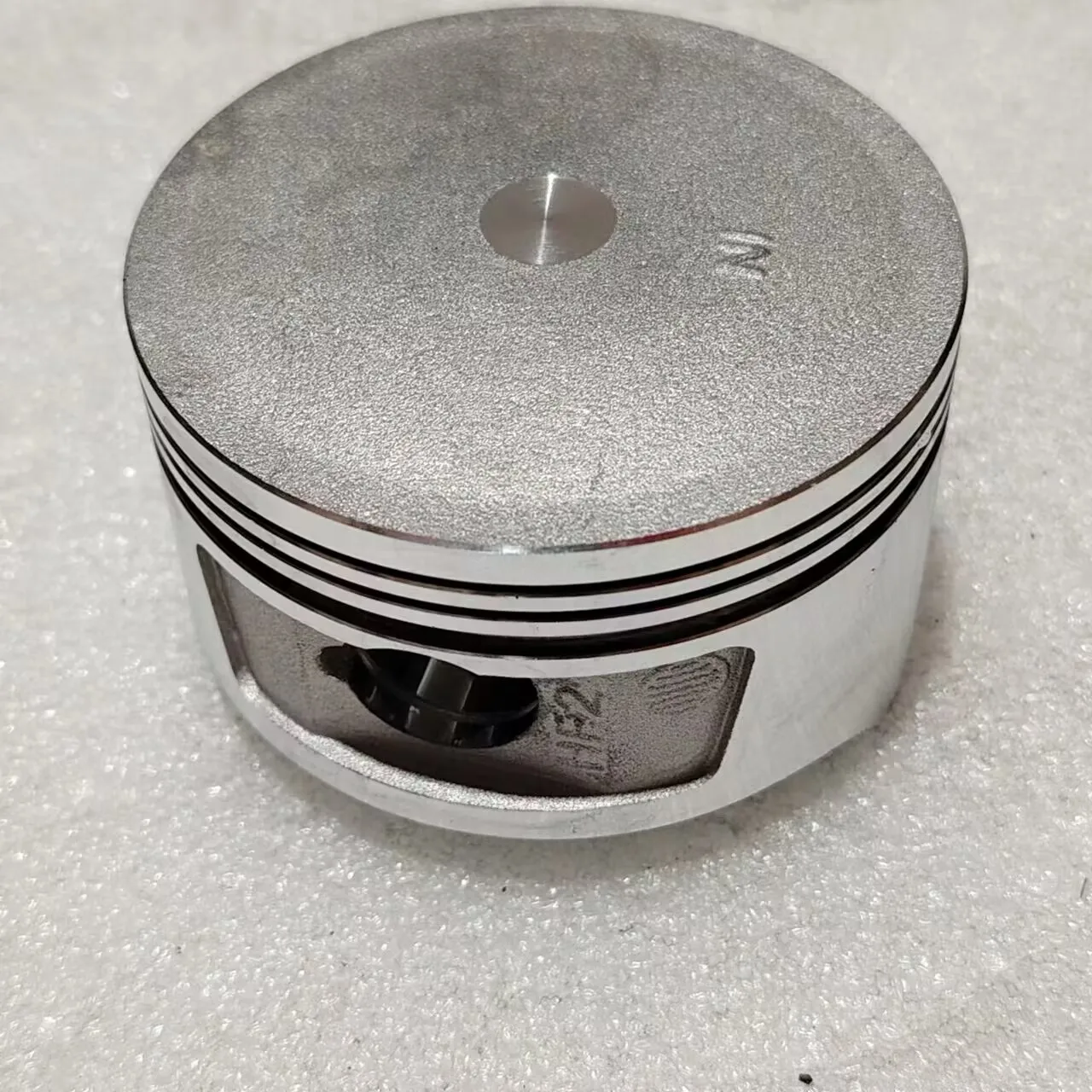 Комплект мотоциклетных цилиндров с поршневым штифтом и прокладками отверстие 72