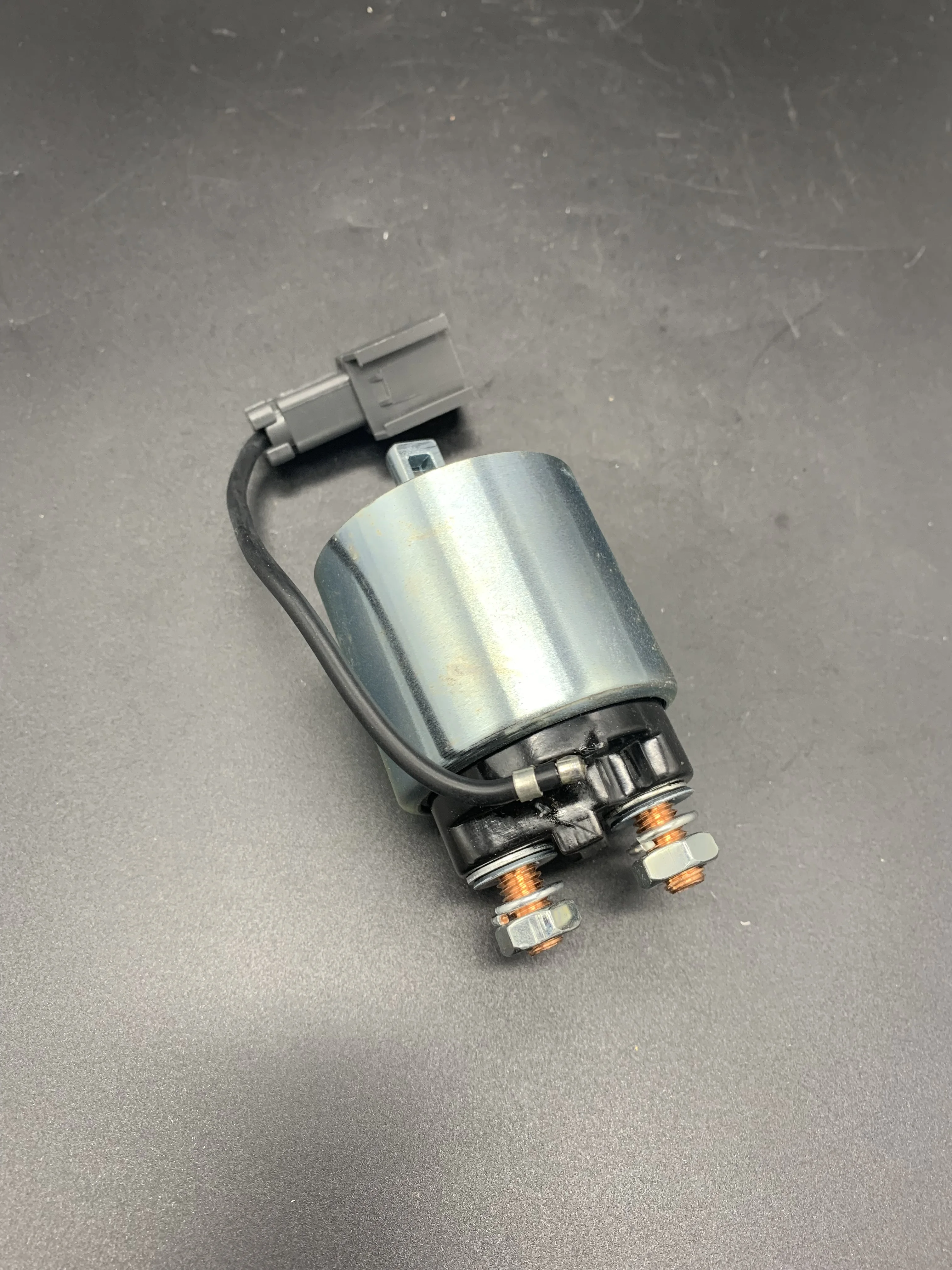 Втягивающее реле стартера 2334331U00