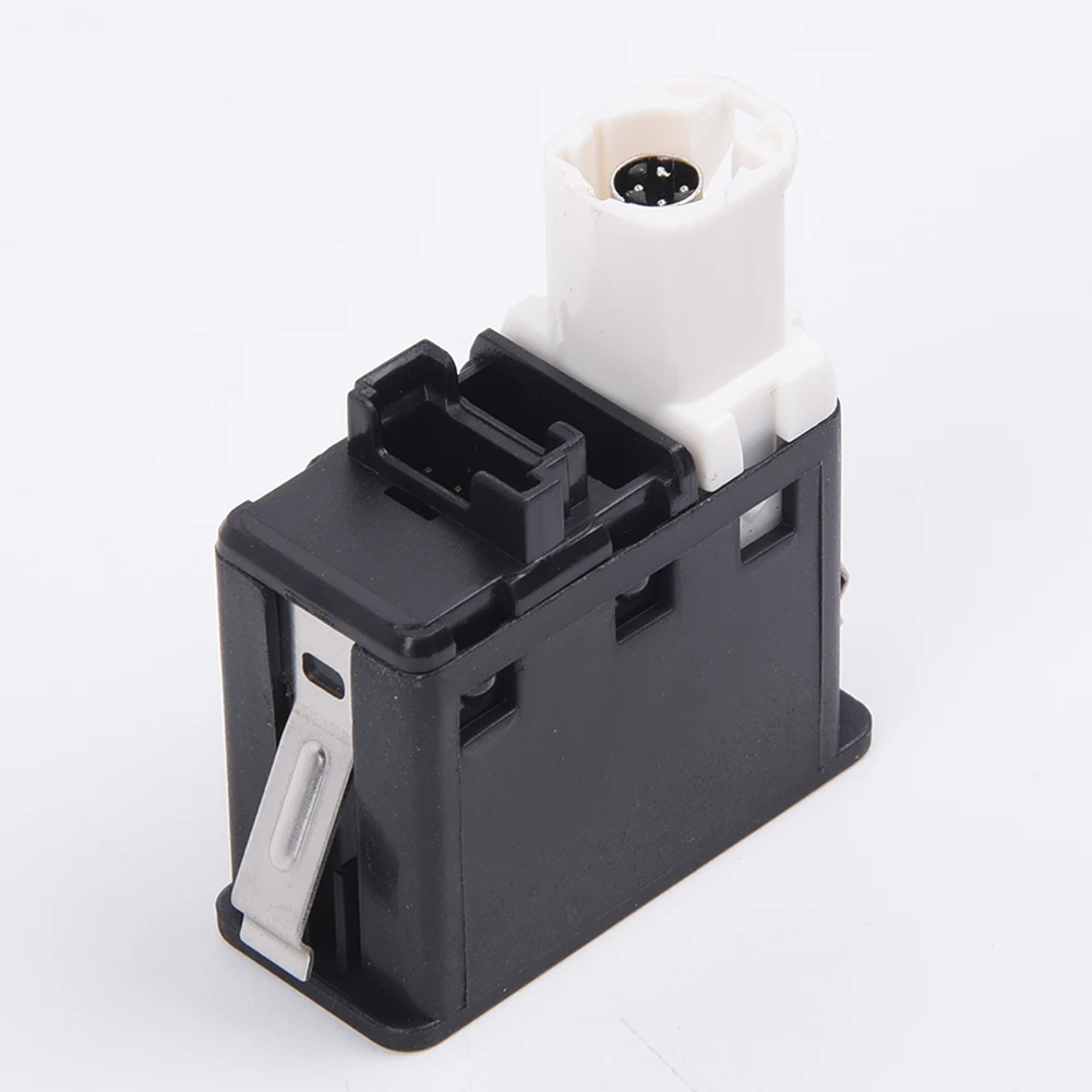 

For MINI Clubman R55 Input Socket Switch AUX USB For BMW E81 E87 E90 F10 F12 E70 E82 F10 84109237653 For MINI R56 High quality