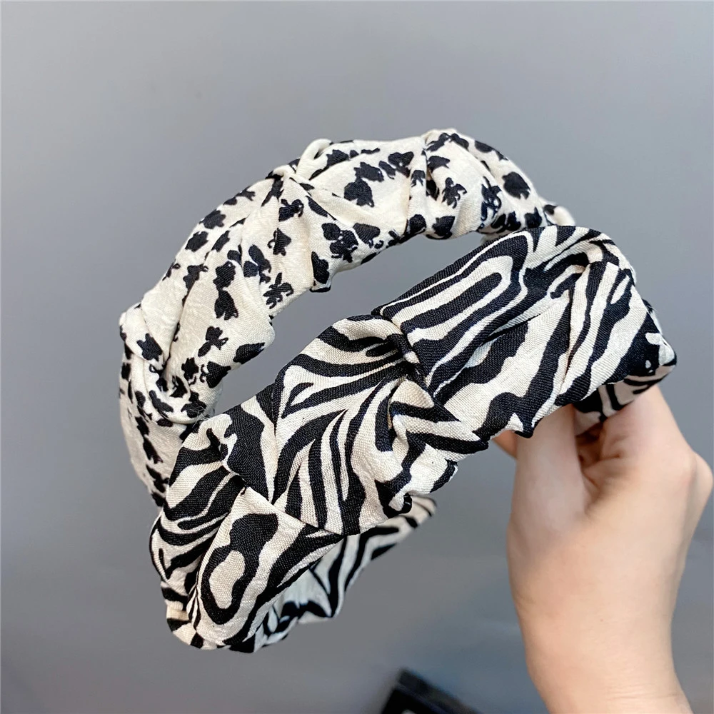 

Retro Pleated Wide Headband Trendy Women Hindbrain Bangs Makeup Hairband Fragmented Hair Headwear Hair Accessories For Girls