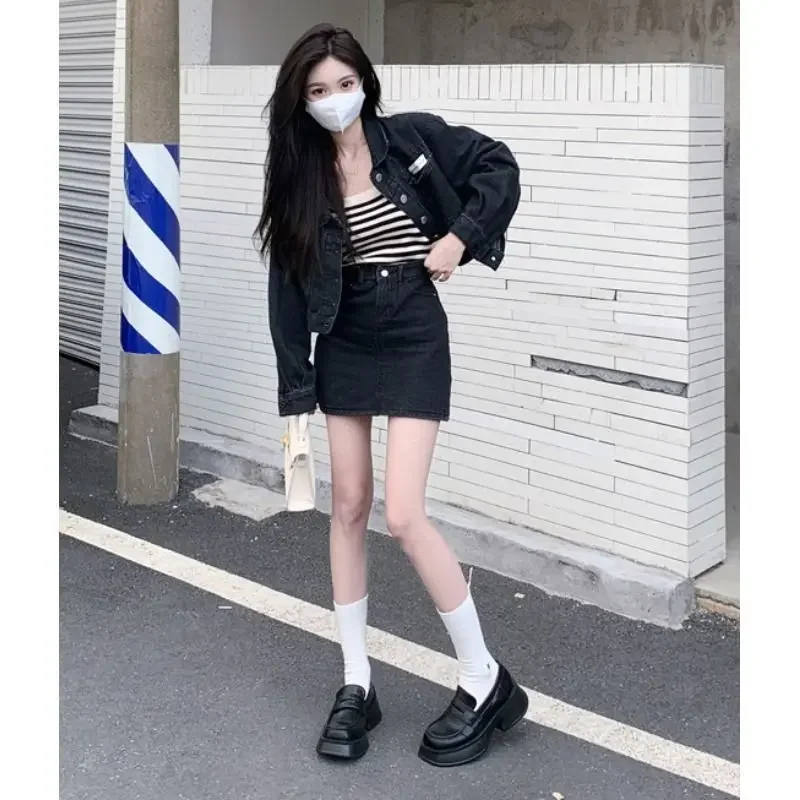 Соленый женский костюм укороченная джинсовая куртка облегающая короткая юбка