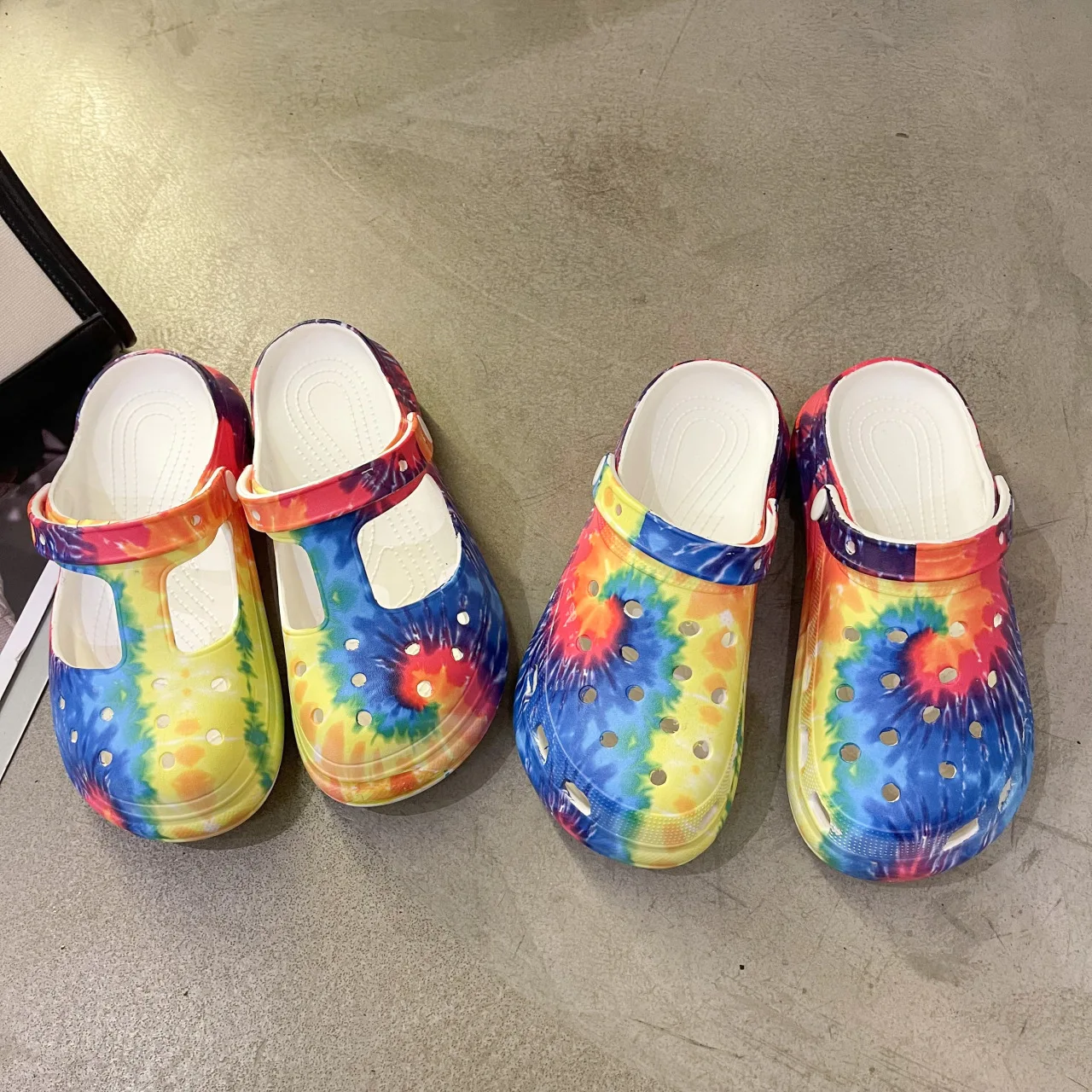 

Summer New Rainbow Color Hole Shoes Sandals Women's Wedge Heel Platform Garden Shoes Bottoms Womens Sandals slides